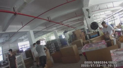 邻居变对手 上海警方侦破一起侵犯玩具著作权案，冒牌工厂的正版“邻居”不简单
